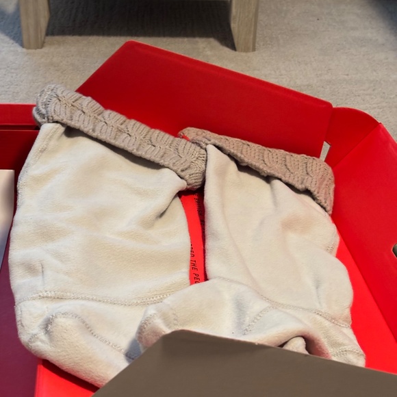 Hunter Original Tall Gloss Rain Boots & Cable Boot Socks - Picture 6 of 8